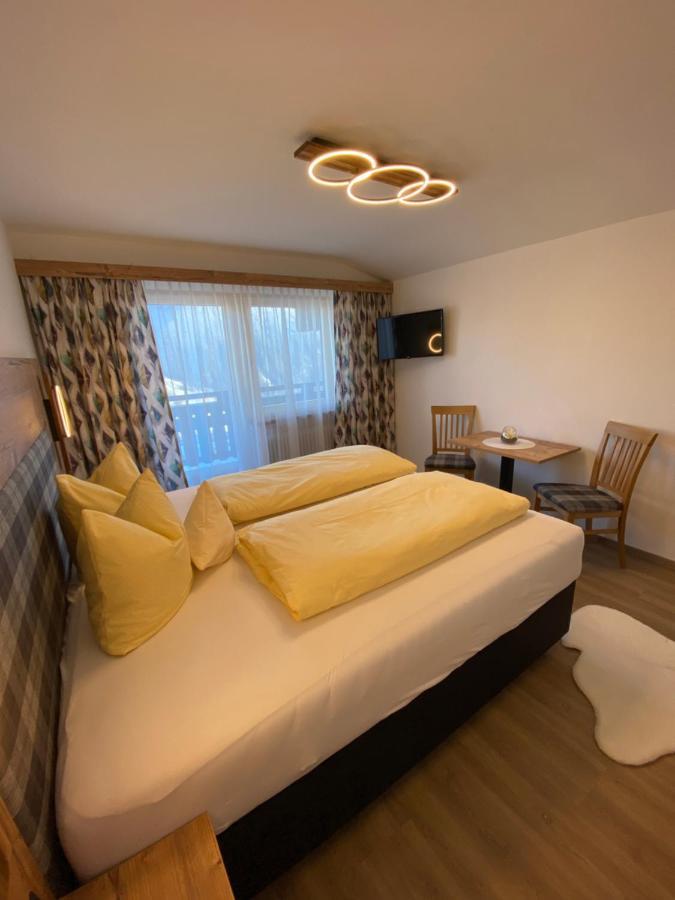 Gasthof Pension Berghof ฮิพพาค ภายนอก รูปภาพ