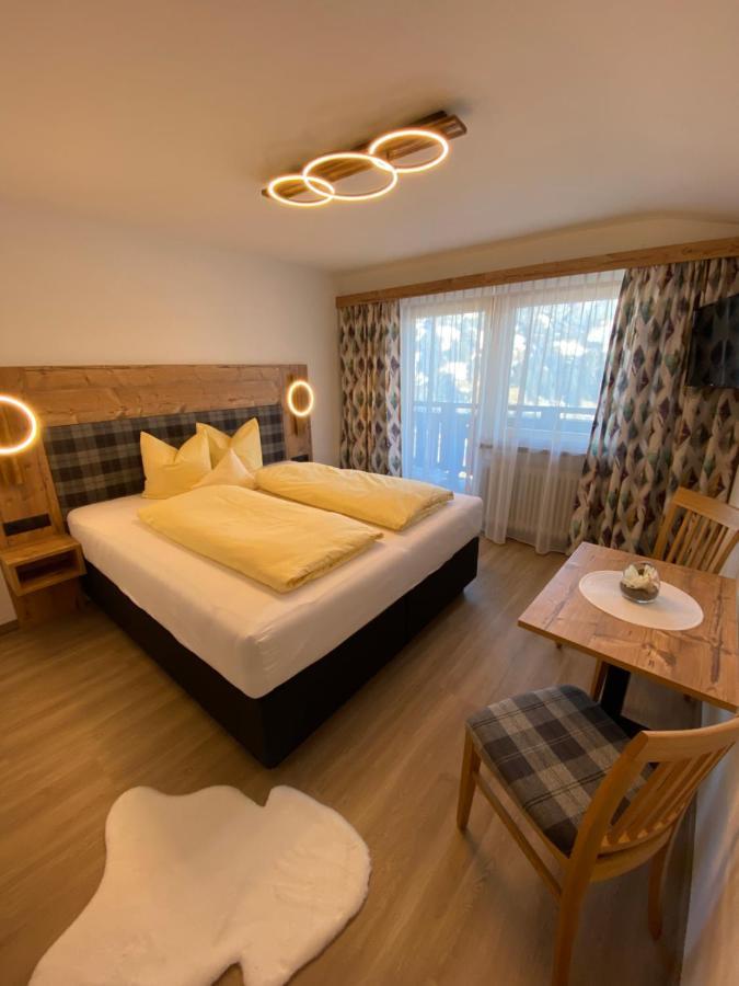 Gasthof Pension Berghof ฮิพพาค ภายนอก รูปภาพ