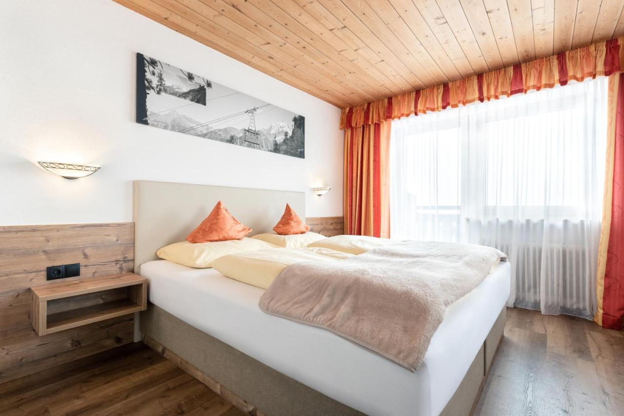 Gasthof Pension Berghof ฮิพพาค ภายนอก รูปภาพ