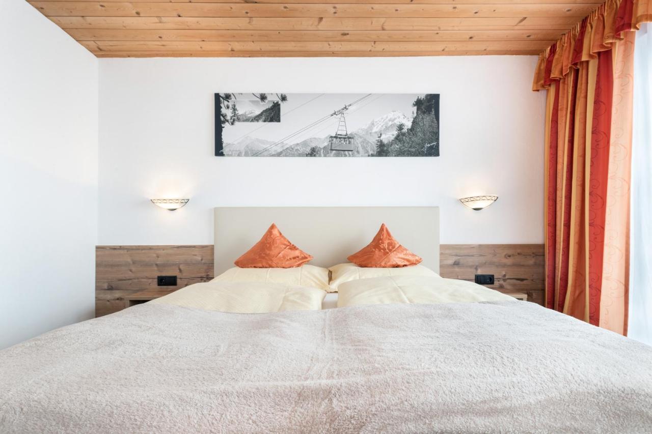 Gasthof Pension Berghof ฮิพพาค ภายนอก รูปภาพ