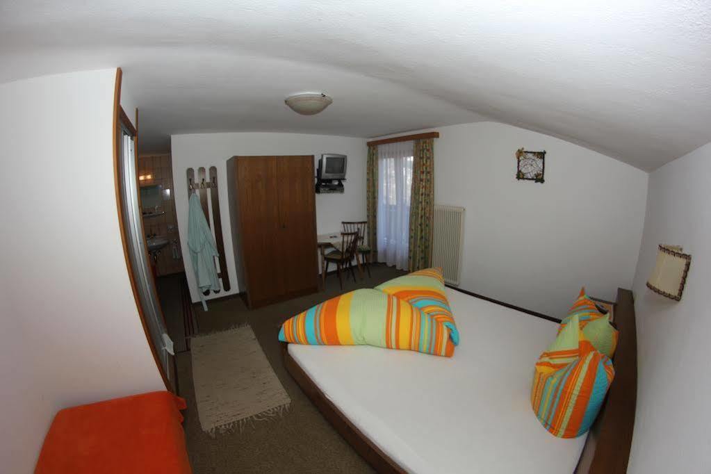 Gasthof Pension Berghof ฮิพพาค ภายนอก รูปภาพ